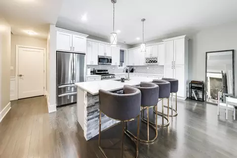 Kitchen - 616 E 46th St #2, Chicago, IL 60653 photo 1 of 4