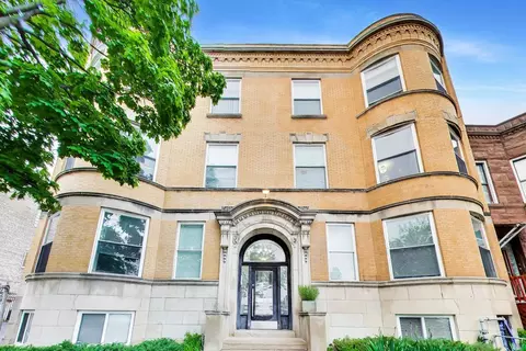 Exterior - 616 E 46th St #2, Chicago, IL 60653 photo 2 of 5