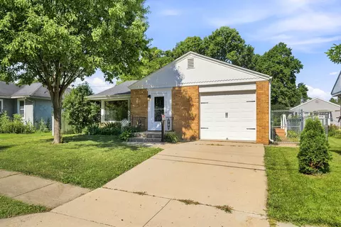 Other - 1043 State St, Ottawa, IL 61350 photo 2 of 9