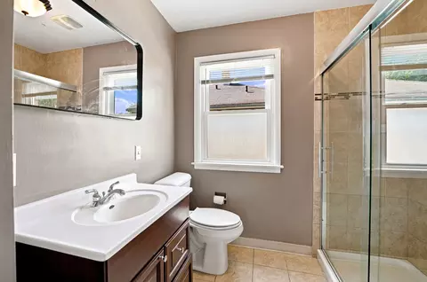 Bath - 1043 State St, Ottawa, IL 61350 photo 1 of 2