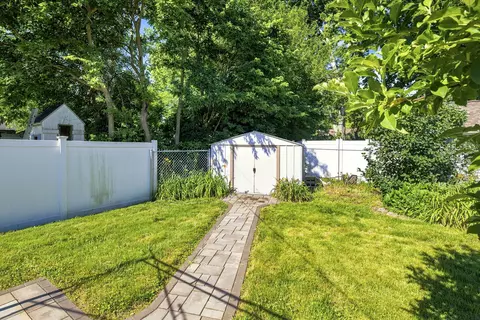 Exterior - 1043 State St, Ottawa, IL 61350 photo 6 of 6