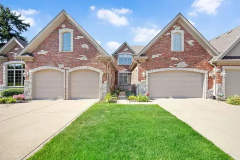 2454 Durand Dr, Downers Grove, IL 60516