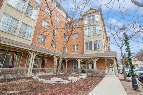 100 N Bokelman St #429, Roselle, IL 60172