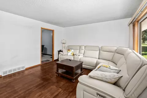 1406 15th St, Silvis, IL 61282 photo 3