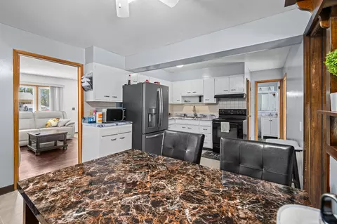 1406 15th St, Silvis, IL 61282 photo 9