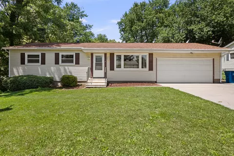 1406 15th St, Silvis, IL 61282 photo 1