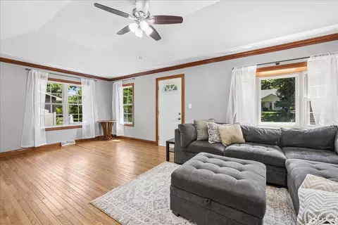 116 Valley Dr, Oakwood Hills, IL 60013 photo 5