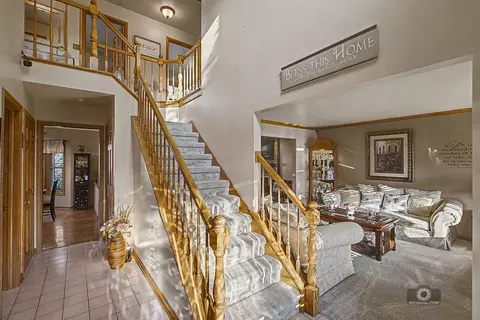 Entry Way - 1904 Brighton Ln, Plainfield, IL 60586 photo 2 of 5
