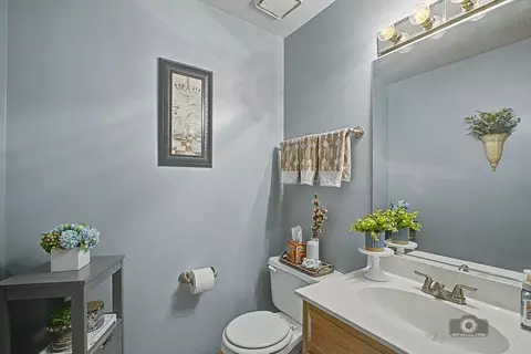 Bath - 1904 Brighton Ln, Plainfield, IL 60586 photo 1 of 4