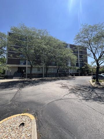 1043 S York Rd #202, Bensenville, IL 60106