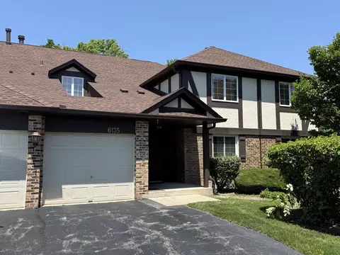 6135 Essex Ct #D, Willowbrook, IL 60527