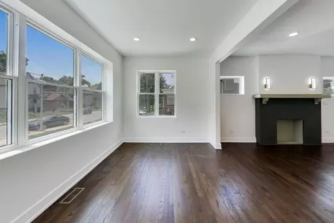 Living - 1632 W 100th Pl, Chicago, IL 60643 photo 5 of 5