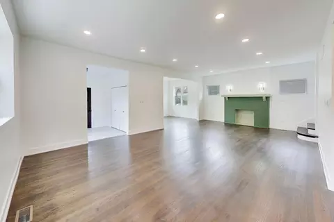 Living - 1632 W 100th Pl, Chicago, IL 60643 photo 1 of 5