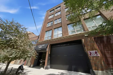 3323 N Paulina St #3F, Chicago, IL 60657
