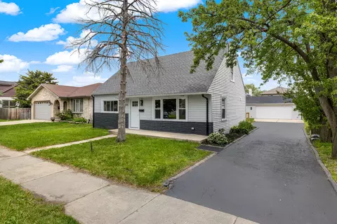 7835 Massasoit Ave, Burbank, IL 60459 photo 2