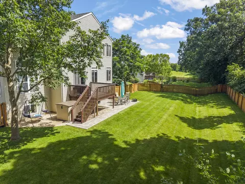 Exterior - 1034 Stephen Ct, Aurora, IL 60502 photo 6 of 7