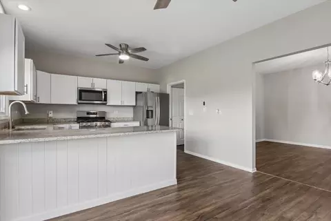 490 Flora Dr, Algonquin, IL 60102 photo 6