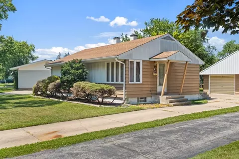 99 Indianwood Dr, Thornton, IL 60476