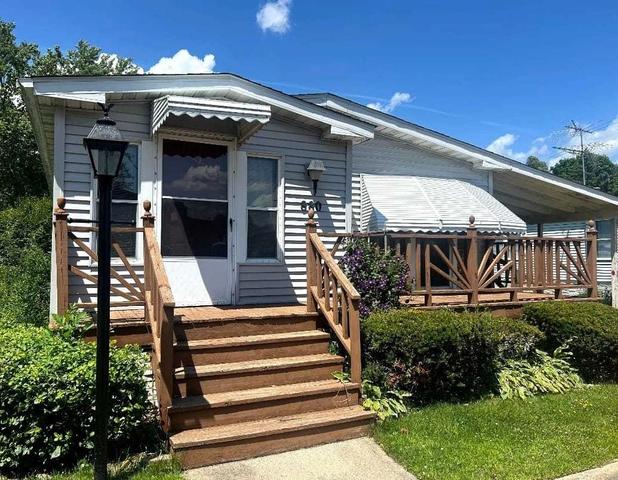 880 Carmella Ln, Elgin, IL 60120