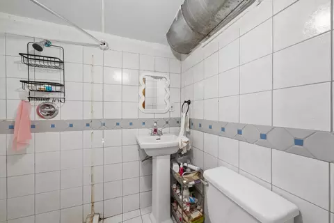 Bath - 1925 N Keystone Ave, Chicago, IL 60639 photo 3 of 3