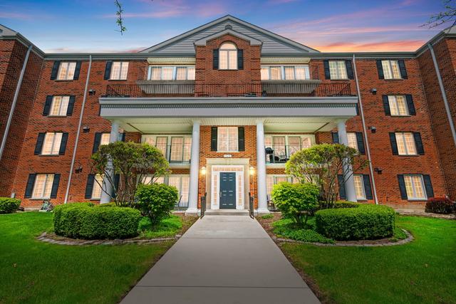 326 Park Ave #21, Clarendon Hills, IL 60514