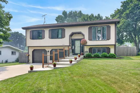 3215 Vista Ter, Mchenry, IL 60050