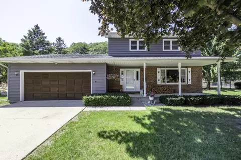 512 Cavin Ave, Winthrop Harbor, IL 60096