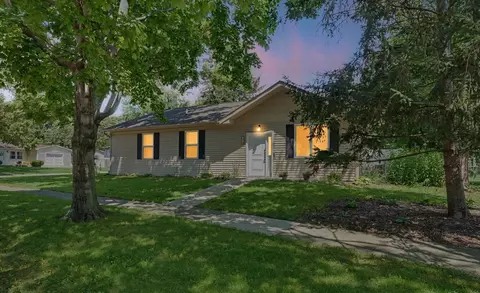 2014 Winchester Dr, Champaign, IL 61821 photo 2