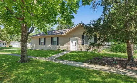 2014 Winchester Dr, Champaign, IL 61821 photo 1