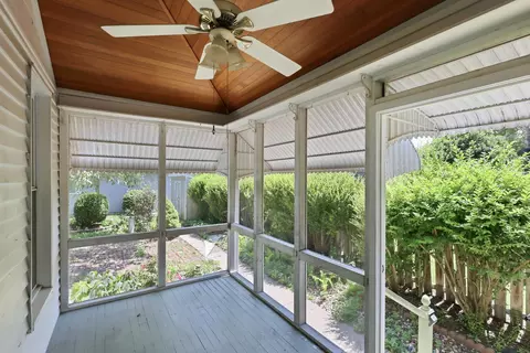 Exterior - 1810 15 St, Moline, IL 61265 photo 5 of 10