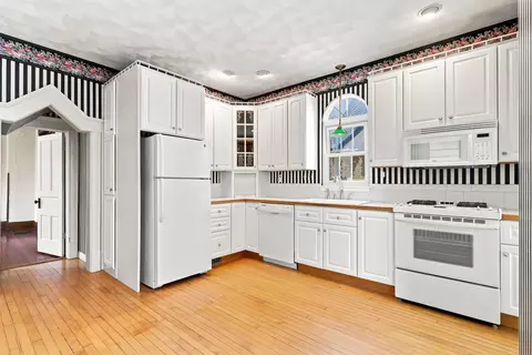 Kitchen - 1810 15 St, Moline, IL 61265 photo 2 of 3