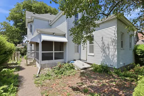 Exterior - 1810 15 St, Moline, IL 61265 photo 8 of 10