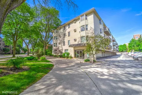 8232 Niles Center Rd #311, Skokie, IL 60077