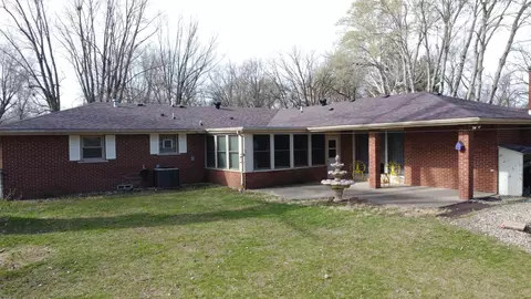Exterior - 2775 E Riverview Dr, Kankakee, IL 60901 photo 4 of 6