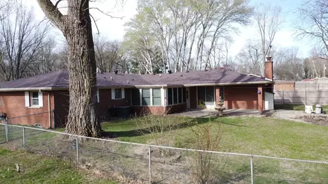 Exterior - 2775 E Riverview Dr, Kankakee, IL 60901 photo 3 of 6