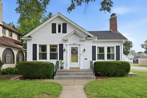 2803 Grand Ave, Davenport, IA 52803