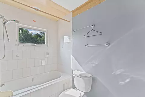 Bath - 2205 Bluebird Ln, Rolling Meadows, IL 60008 photo 3 of 4