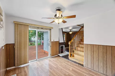 Entry Way - 2205 Bluebird Ln, Rolling Meadows, IL 60008 photo 2 of 3