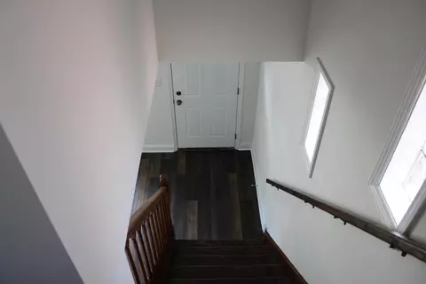 Entry Way - 1052 W 111th Pl, Chicago, IL 60643 photo 4 of 6