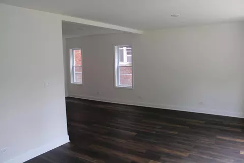 Living - 1052 W 111th Pl, Chicago, IL 60643 photo 1 of 4
