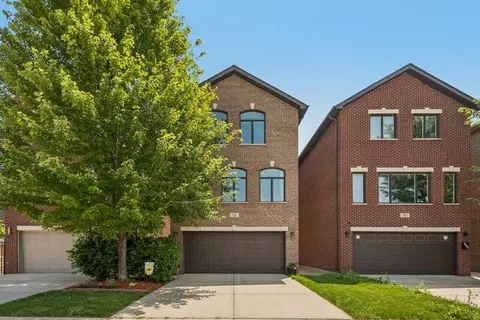2813 S Grove St, Chicago, IL 60608