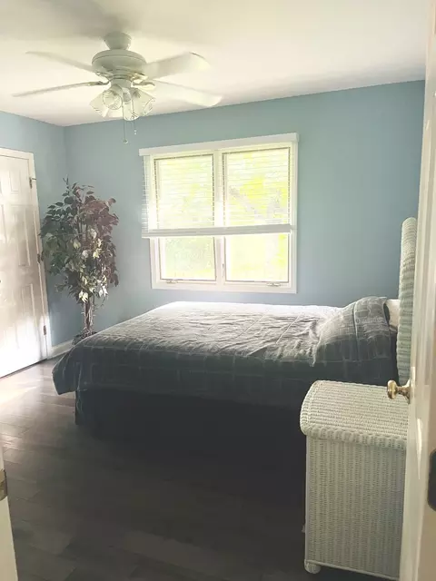 Bedroom - Undisclosed, Third Lake, IL 60030 photo 3 of 5
