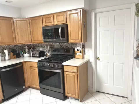 Kitchen - Undisclosed, Third Lake, IL 60030 photo 3 of 3