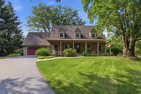 Exterior - 39 W150 Adobe Rdg, Elgin, IL 60124 photo 2 of 11