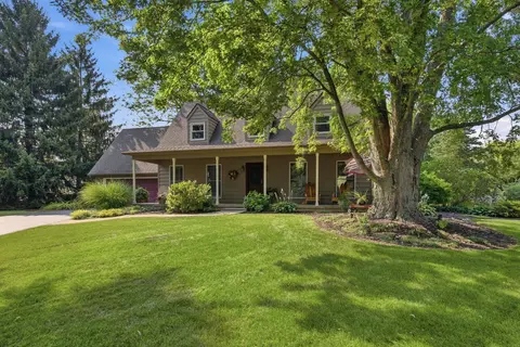 Exterior - 39 W150 Adobe Rdg, Elgin, IL 60124 photo 3 of 11
