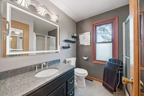 Bath - 39 W150 Adobe Rdg, Elgin, IL 60124 photo 3 of 3