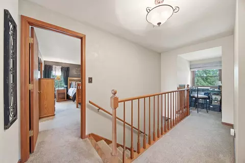 Entry Way - 39 W150 Adobe Rdg, Elgin, IL 60124 photo 2 of 2