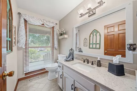 Bath - 39 W150 Adobe Rdg, Elgin, IL 60124 photo 1 of 3
