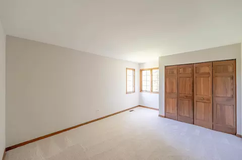 Bedroom - 732 Jamestowne Rd, Sleepy Hollow, IL 60118 photo 2 of 4
