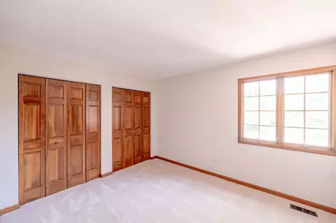 Bedroom - 732 Jamestowne Rd, Sleepy Hollow, IL 60118 photo 4 of 4
